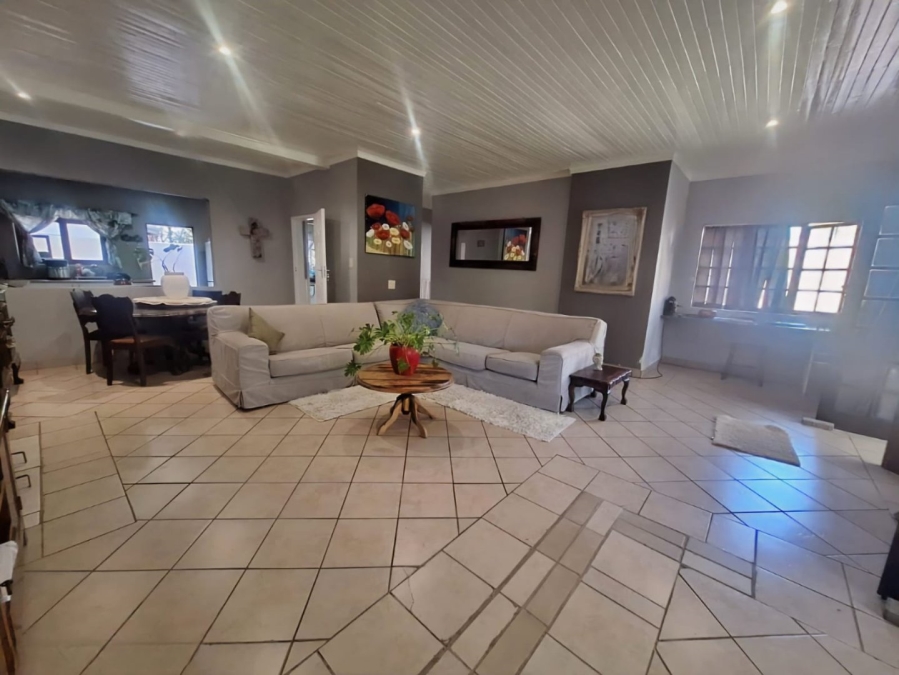 5 Bedroom Property for Sale in Noordhoek Free State